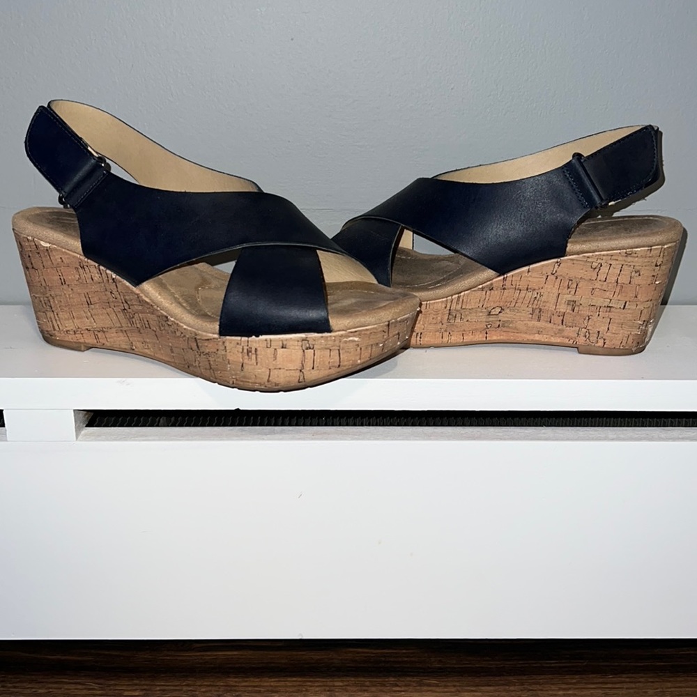 CHINESE LAUNDRY  cork wedge sandals